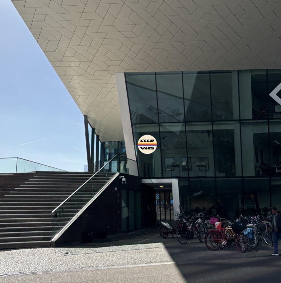 Club VHS videotheek in Eye Filmmuseum